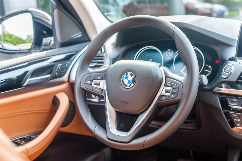 vô lăng bmw x3
