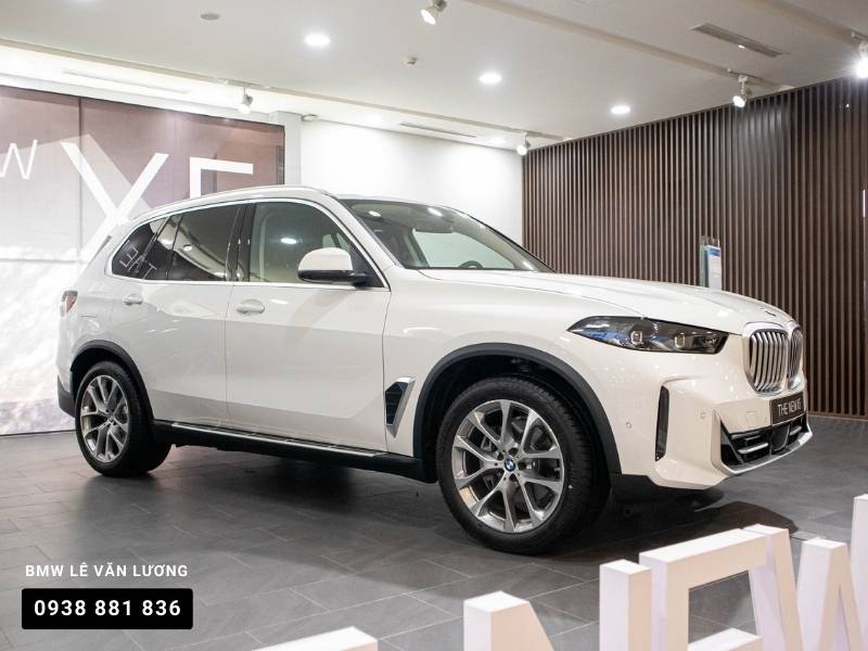 Những đường dập gân nối dài ở phần thân, giúp BMW X5 2024 có ngoại hình mạnh mẽ